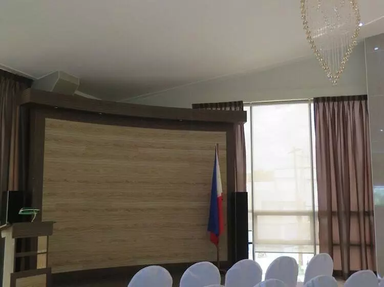 호텔 717 Cesar Place