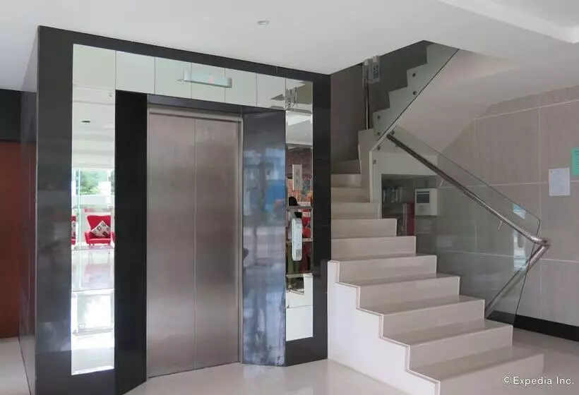 호텔 717 Cesar Place