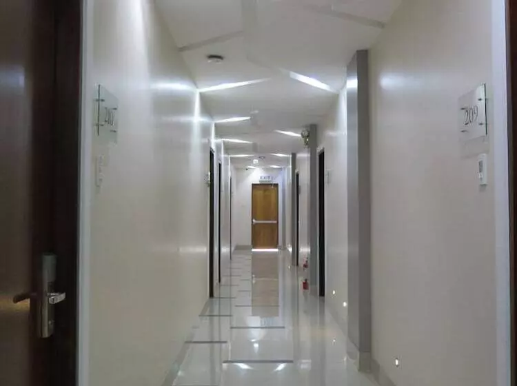 호텔 717 Cesar Place