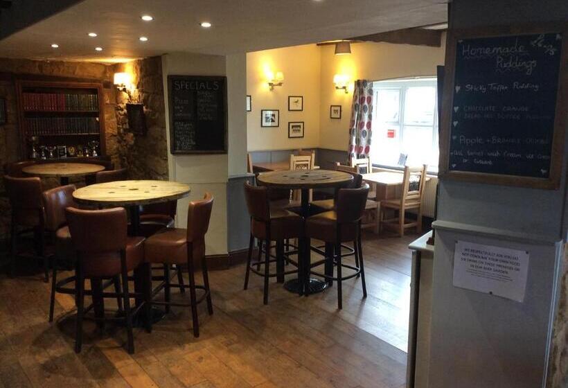 ホテル Arncliffe Arms