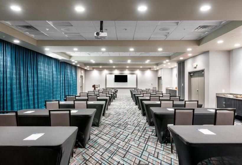 בית מלון כפרי Holiday Inn Express & Suites   Charlotte Airport, An Ihg