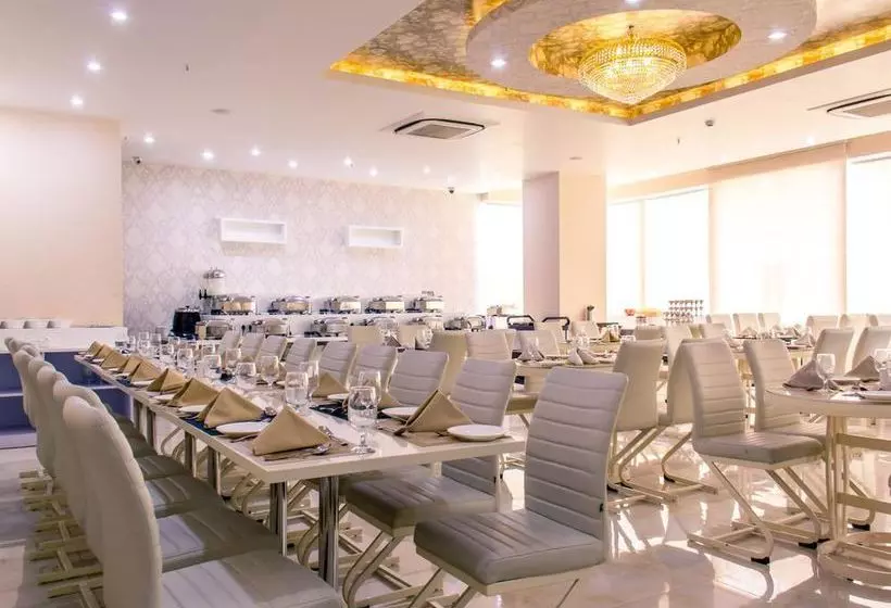 هتل Oyo Premium Diamond Park