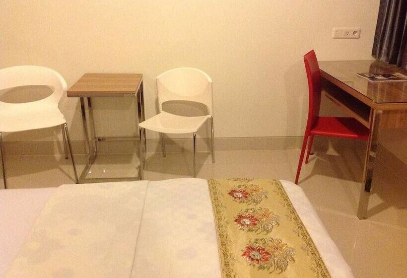 ホテル Pacific Makassar