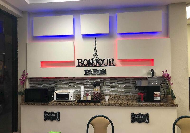 בית מלון כפרי Paris