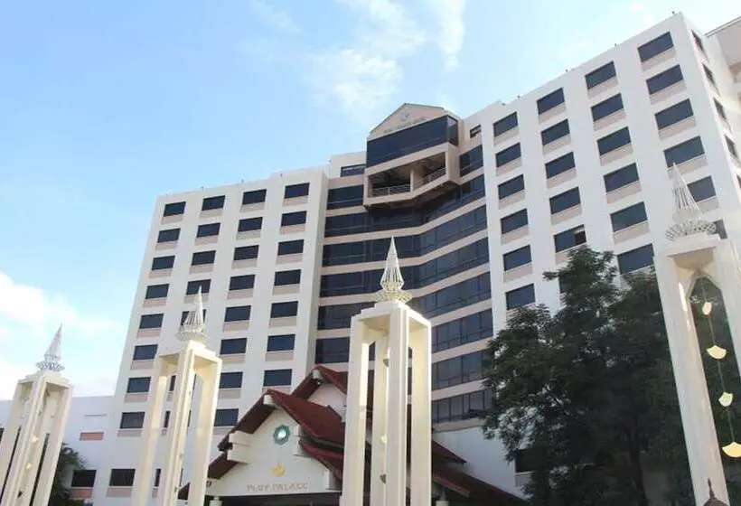Отель Ploy Palace