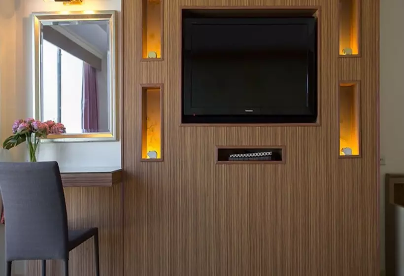 Отель Ploy Palace