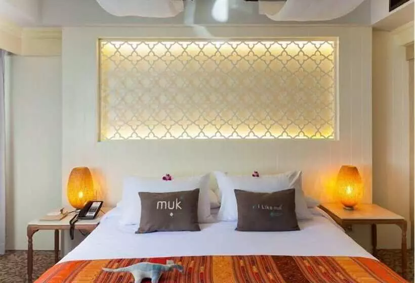 Отель Ploy Palace