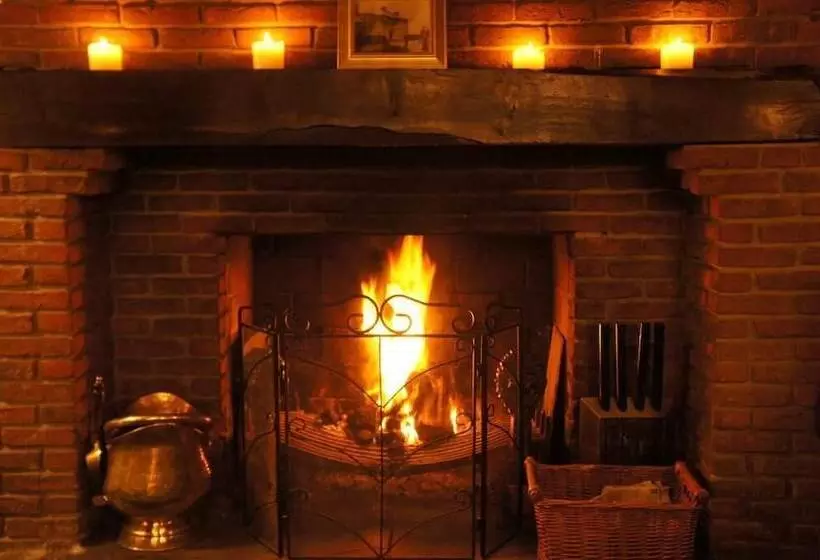 בית מלון כפרי The Fairfax Arms