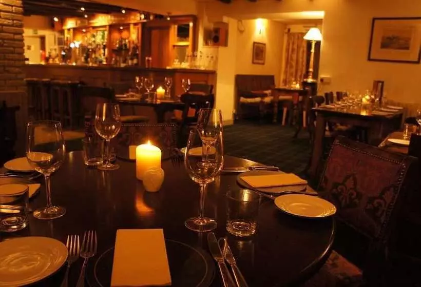 בית מלון כפרי The Fairfax Arms