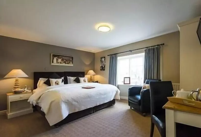 בית מלון כפרי The Fairfax Arms