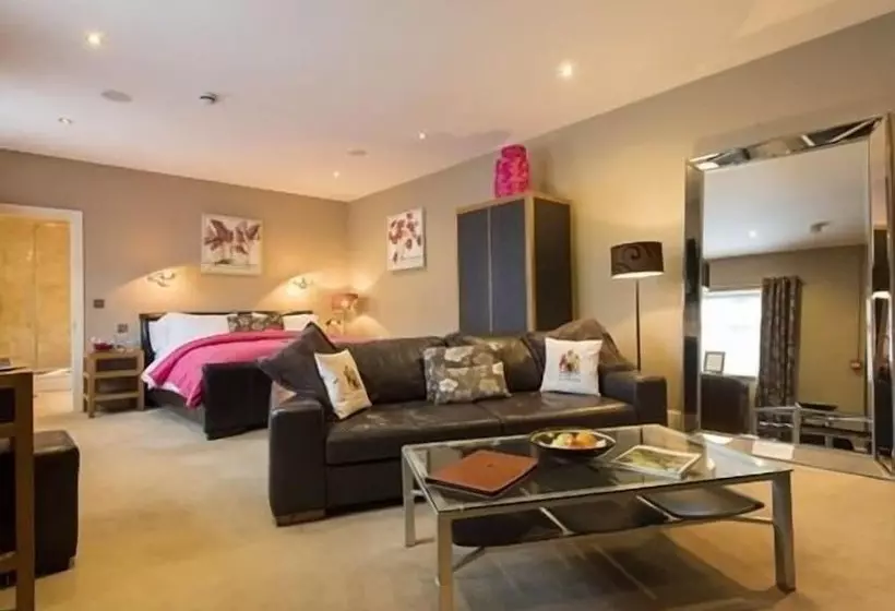 בית מלון כפרי The Fairfax Arms