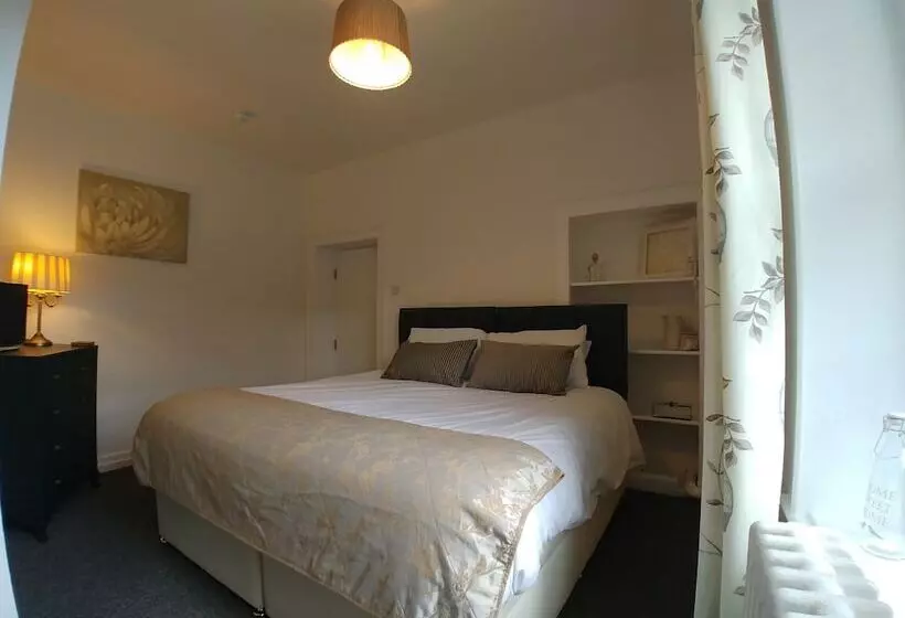 Hotelli The Snake Pass Inn