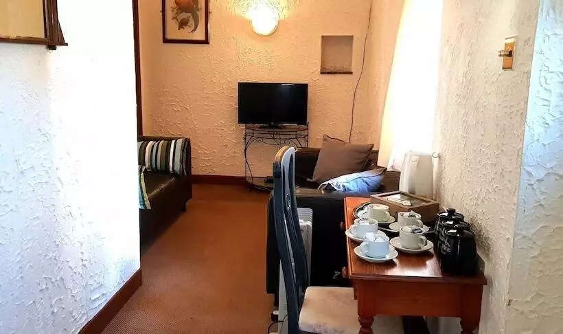 Hotelli The Snake Pass Inn