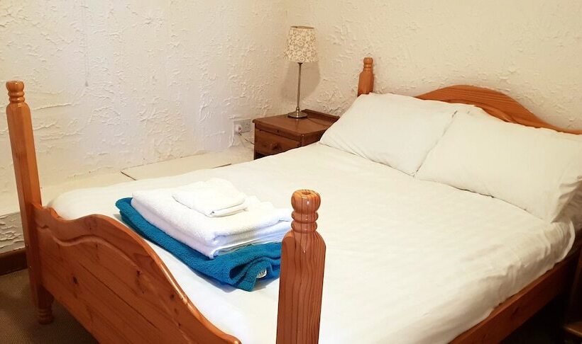 Отель The Snake Pass Inn