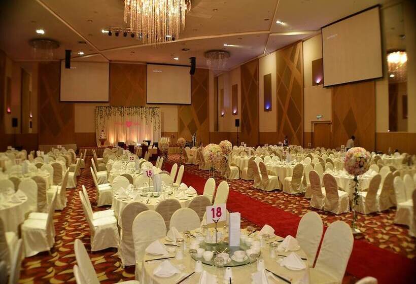 فندق The Waterfront