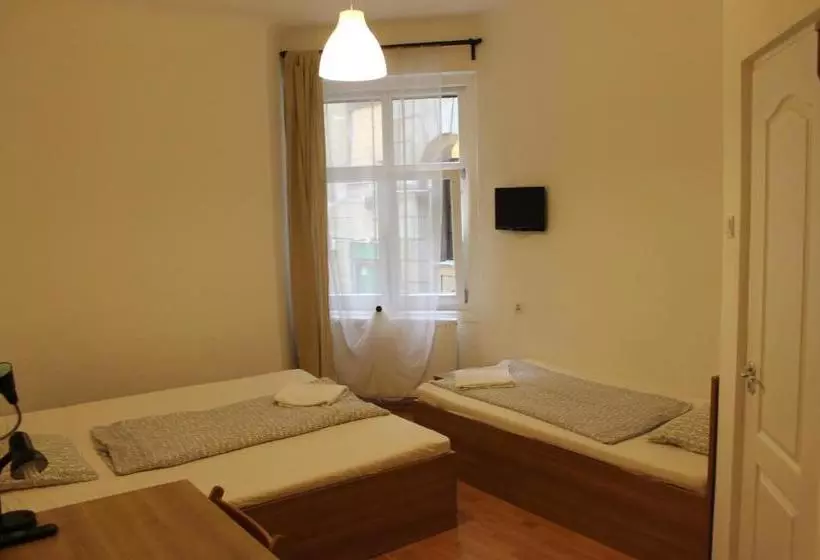 ペンション Fanni Budapest Guesthouse