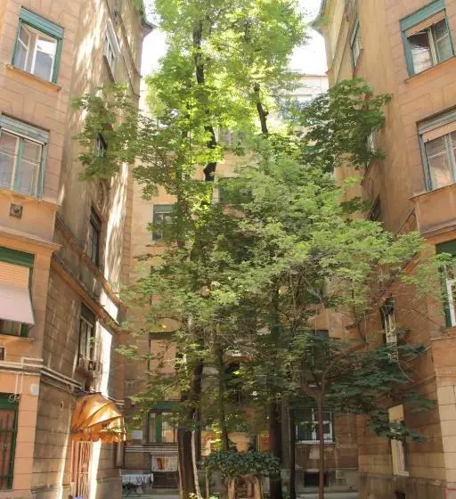 ペンション Fanni Budapest Guesthouse