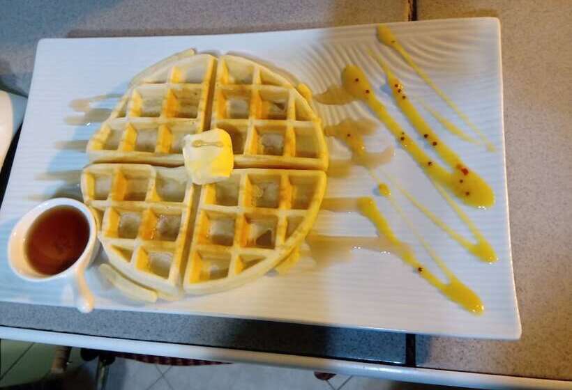 بنسيون The Red Hut Inn