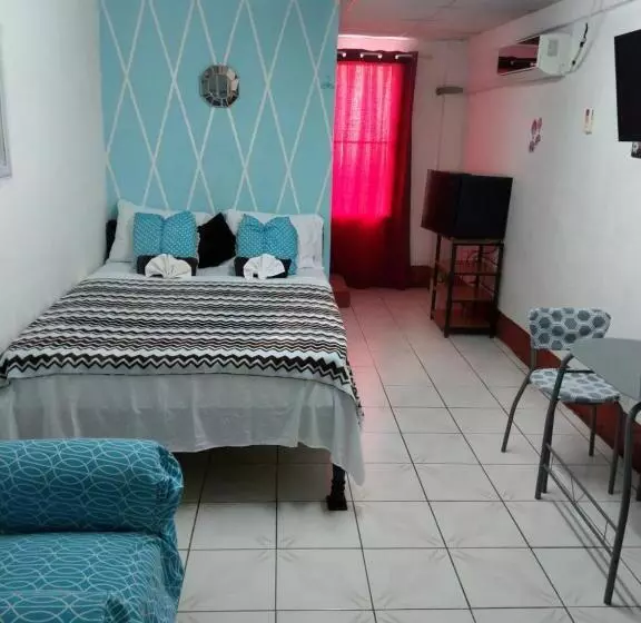 Pension The Red Hut Inn