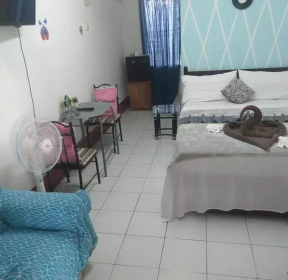 Pension The Red Hut Inn