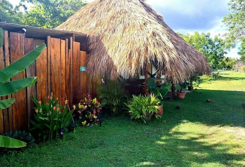 Cabanas Rusticas Hostel