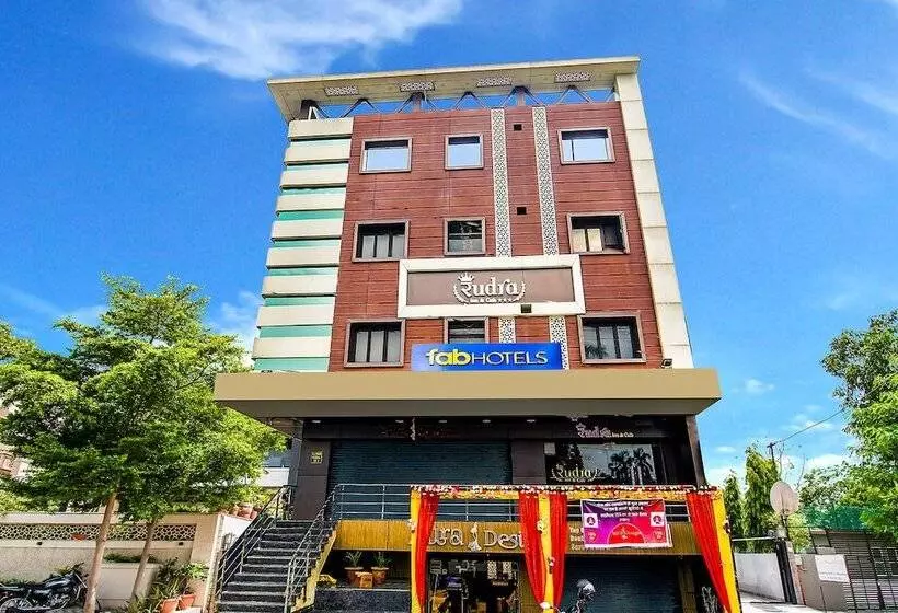 Fabhotel Rudra Inn & Cafe I