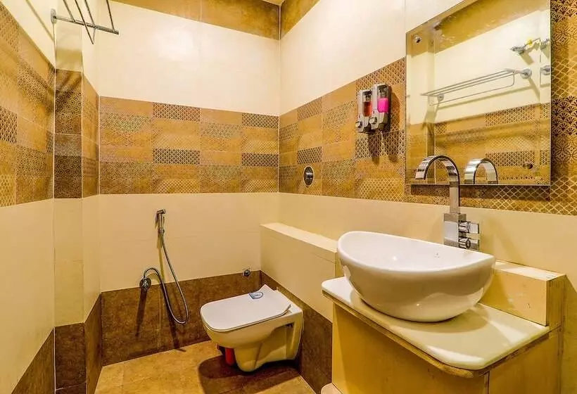 Fabhotel Rudra Inn & Cafe I