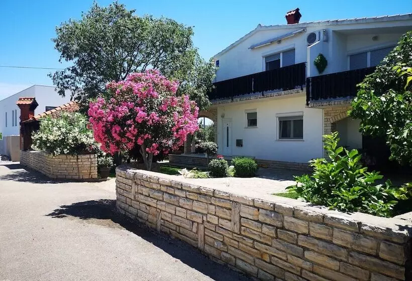 Majatalo Apartments Snježana Carev