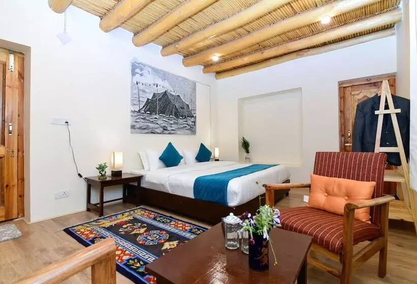 Raybo Hostel