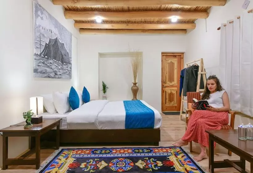 Raybo Hostel