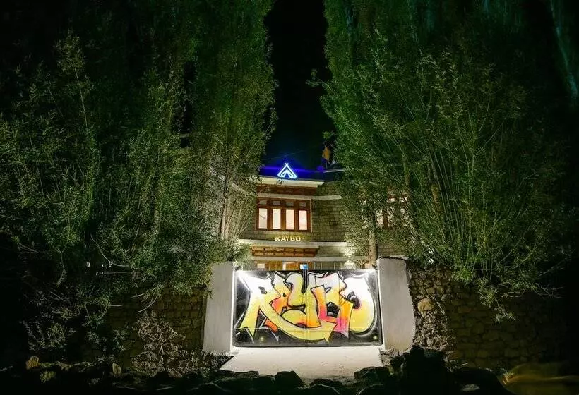 Raybo Hostel