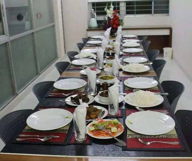 تختخواب و صبحانه Naas Serviced Apartments