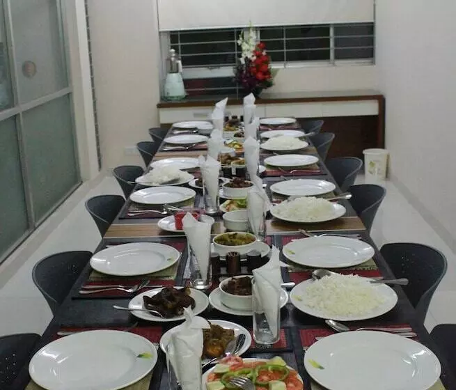 تختخواب و صبحانه Naas Serviced Apartments