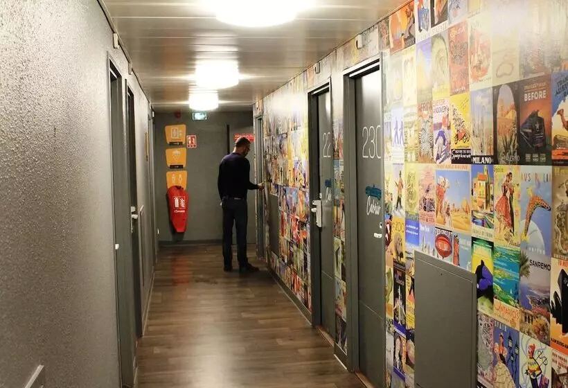 Отель F1 Paris Gennevilliers