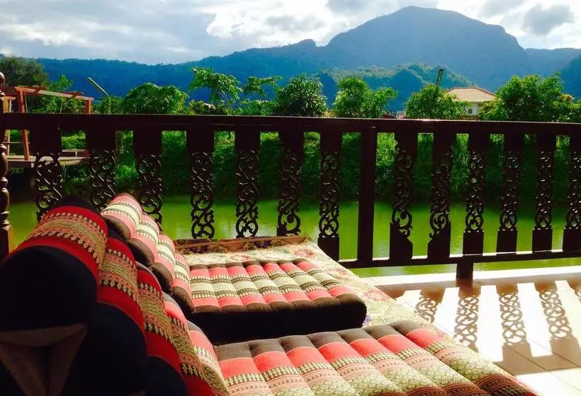 ホテル Golden Nakara Resort