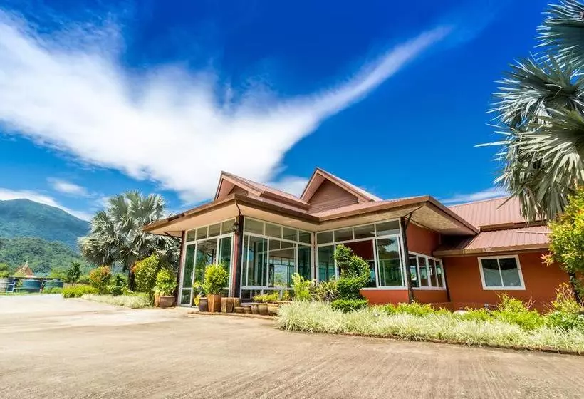 ホテル Golden Nakara Resort