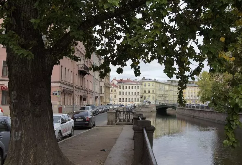 ホテル Griboedov House