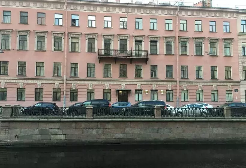 ホテル Griboedov House