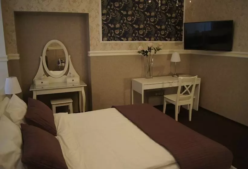 ホテル Griboedov House