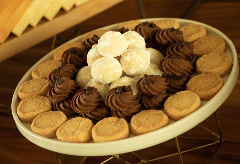 Midori Clark Hotel And Casino