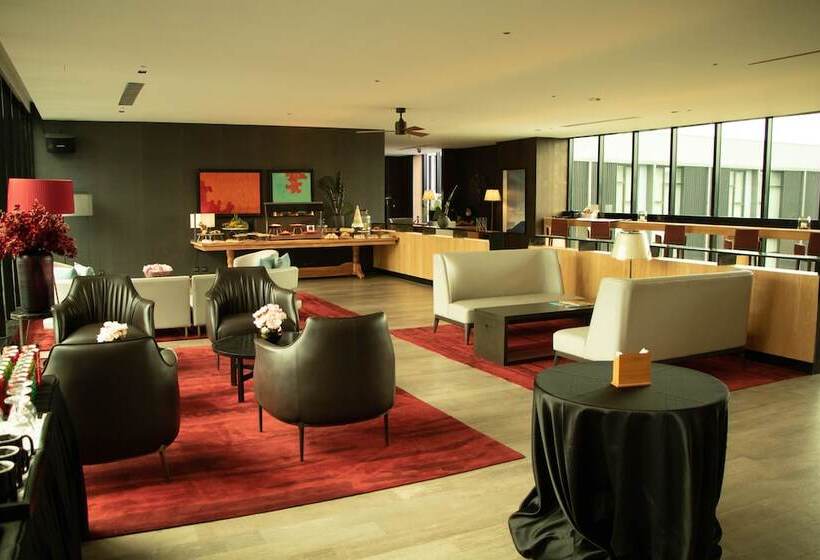 Midori Clark Hotel And Casino