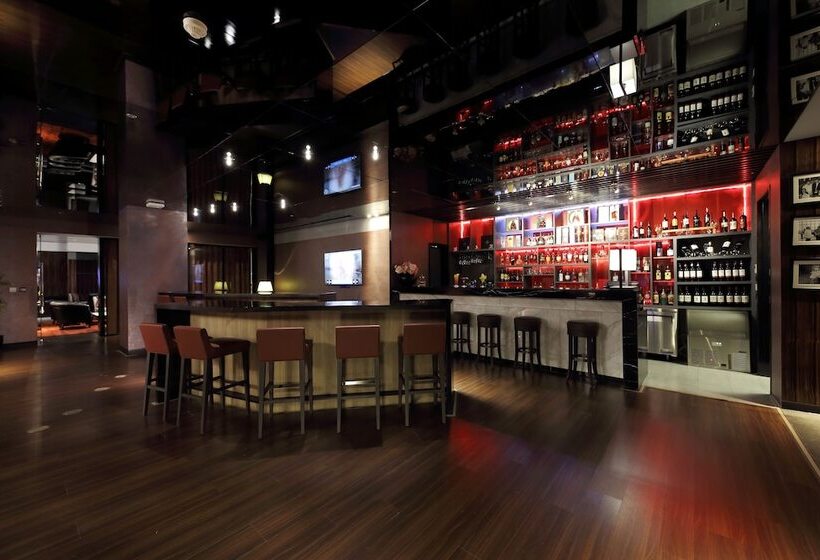 Midori Clark Hotel And Casino