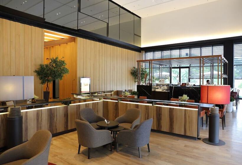 Midori Clark Hotel And Casino