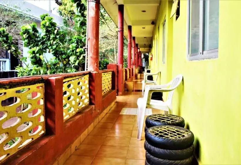 ホテル Private Rooms Near Chapora Fort
