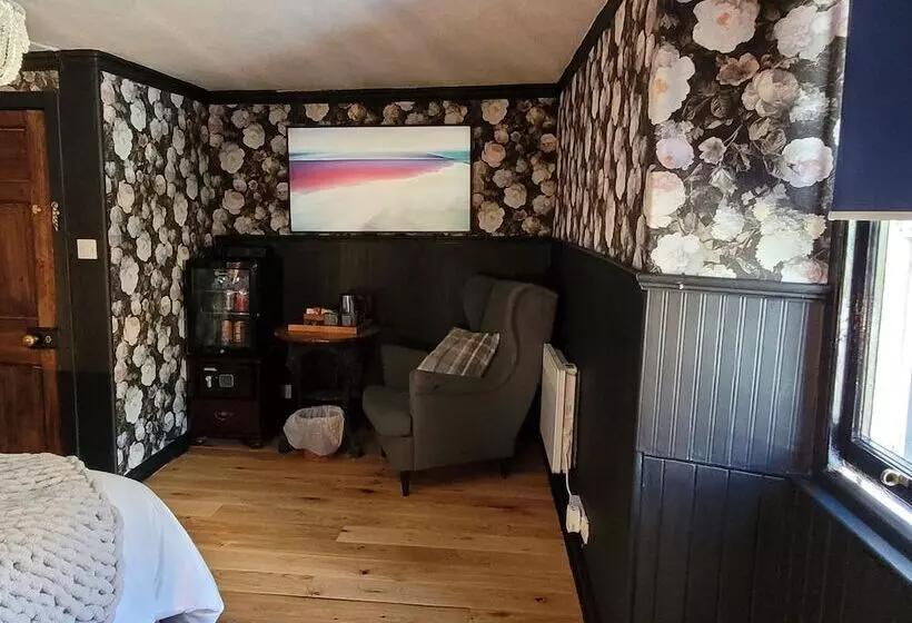 هتل The Bruce Inn