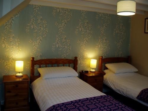 酒店 The Four Poster