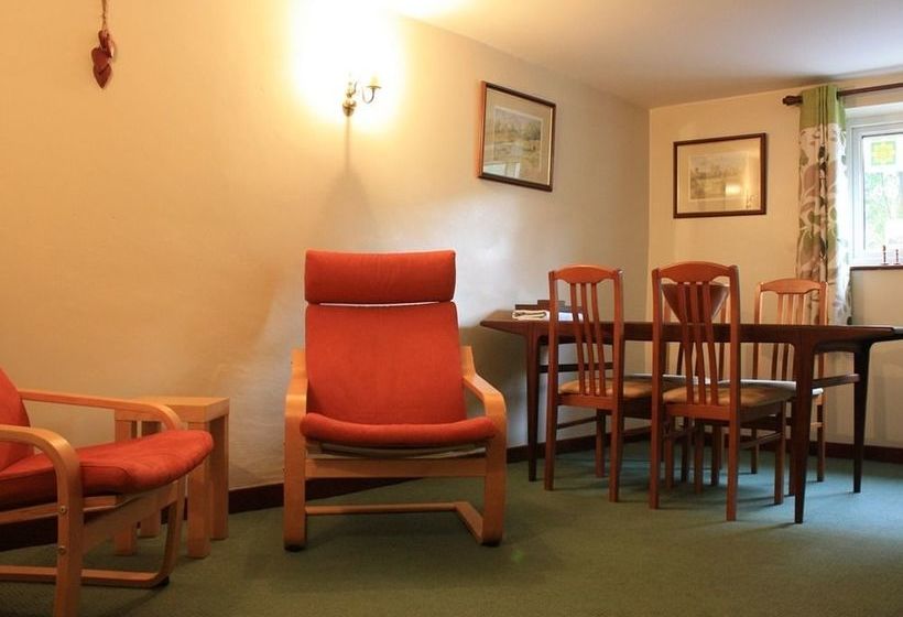 酒店 The Four Poster