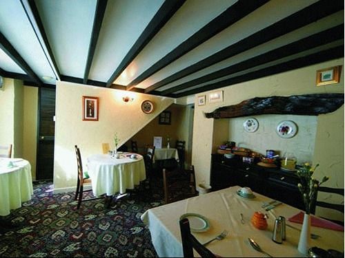 酒店 The Four Poster