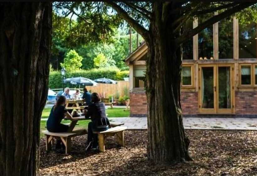 בית מלון כפרי The Pheasant At Neenton