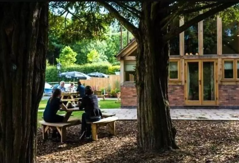 Otel The Pheasant At Neenton